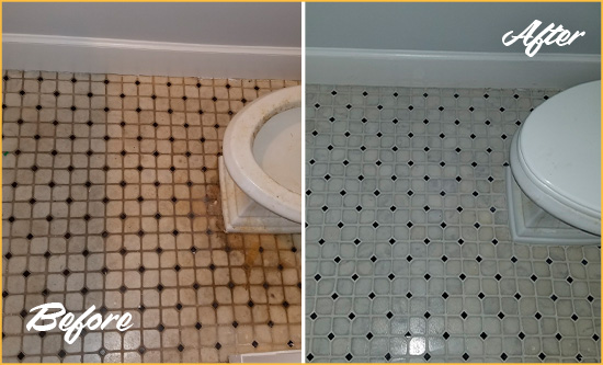 Before and After Picture of a Austin Bathroom Tile and Grout Cleaned to Remove Stains